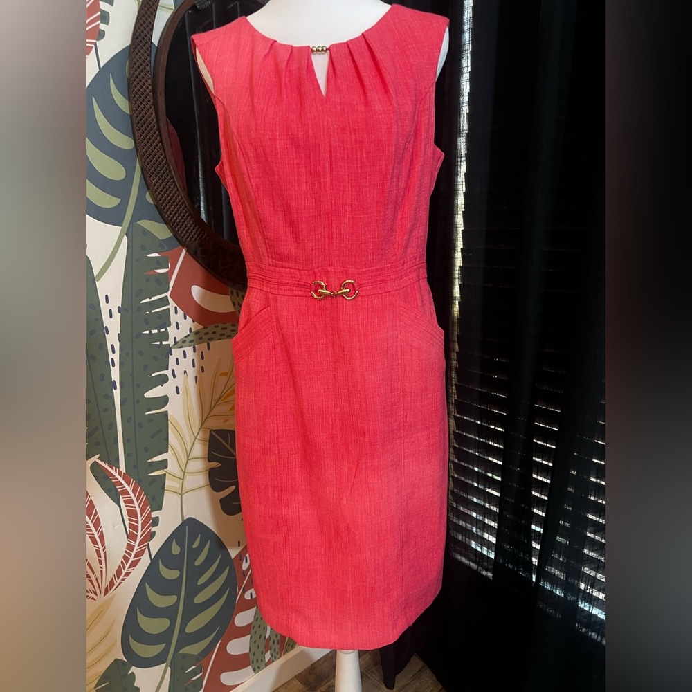Elegant Pink Sleeveless Dress